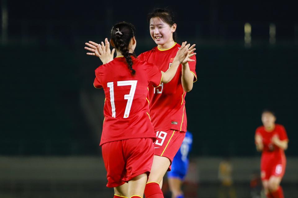 星空体育-U20女足三连胜晋级！20年第一次，轰6球0失球，肖亚飞建功
